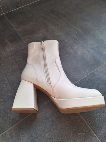 new yorker srbija papuce: Ankle boots, 40