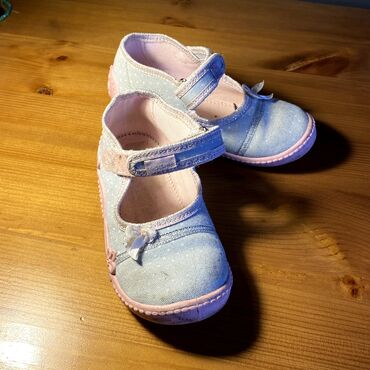 детская обувь для дома: Детская обувь 26 разм. хорошего качества