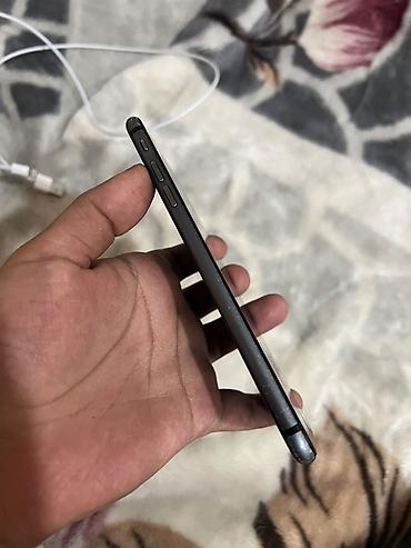 iphone es5: IPhone 8 Plus, 64 GB, Jet Black, Barmaq izi, Face ID — 8