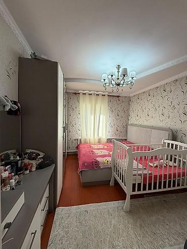osh hostel: Продаётся уютный 5-комнатный дом площадью 100 м² в верхней части г — 6