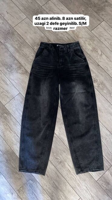 Kombinezonlar: - Qara kombinezon: S/M razmer (M olsa da uyğun). Ön hissədə iki cüt — 13