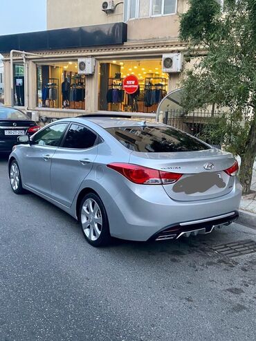 hundai grandeur: Hyundai Elantra: 1.8 l | 2013 il Sedan