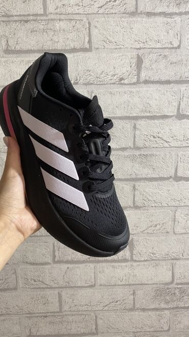 верх купальника: Кроссовки, 40, 41, 42, Adidas, Новый, цвет - Черный, Платная доставка