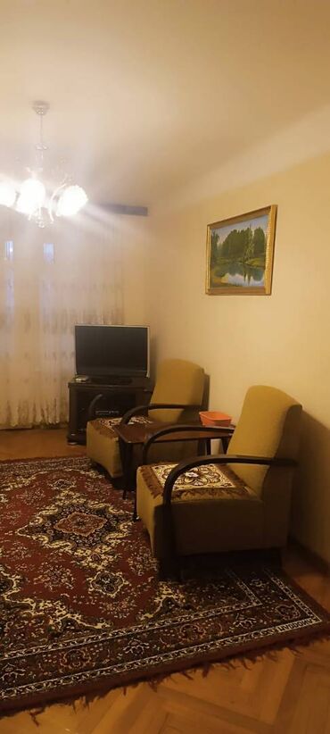 Uzunmüddətli kirayə mənzillər: Genclik metrosunun üsdündə, metroynan 1 dəyqəlik məsafədə 5 — 2