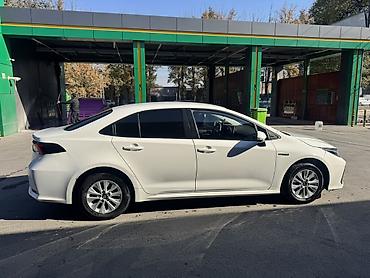 95: Toyota Corolla: 2021 г., 1.8 л, Вариатор, Гибрид, Седан — 6