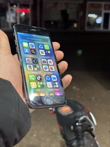 Apple iPhone: IPhone 8, 64 GB, Qara, Zəmanət