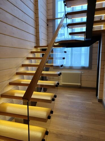 Деревянные лестницы: Деревянная лестница Для дома, Гарантия, Вид дерева: Сосна, Стиль: Классический — 3