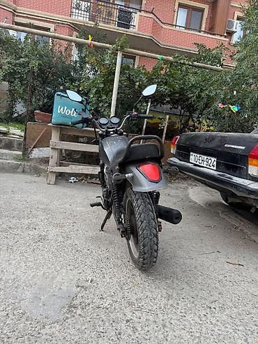 сиденья на микроавтобус: Şəhərdaxili istifadə üçün uyğun, kompakt ölçülü motosiklet. Klassik — 2