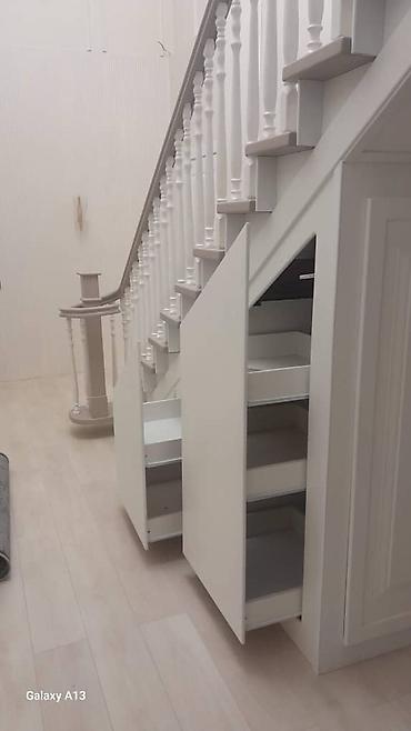 Деревянные лестницы: Деревянная лестница Для дома, Вид дерева: Дуб, Форма лестницы: Г-образная, Стиль: Классический — 12