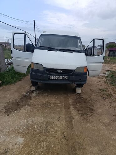 ravon r3 kredit: Ford Transit: 2.5 l | 1999 il 350000 km Van body type
