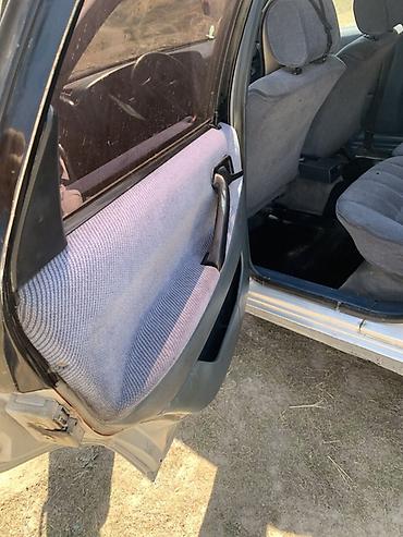 авто эмаль: Volkswagen Passat: 1993 г., Седан — 5
