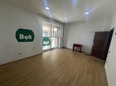Kommersiya daşınmaz əmlakının satışı: İcarəyə/ofis üçün işıqlandırılmış ticarət sahəsi - Açıq planlı, bir