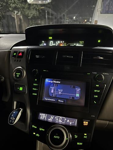 discovery 3: Toyota Prius: 2013 г., 1.8 л, Вариатор, Гибрид, Хэтчбэк — 2