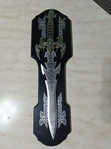 ножи из игр: Продаю сувенирный меч