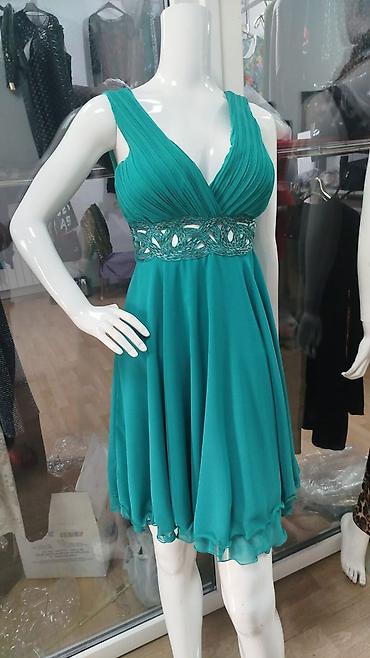 nişan şalı: Zümrüd-yaşıl rəngdə qısa ziyafət/libas - Model: qolsuz, V formasında — 1
