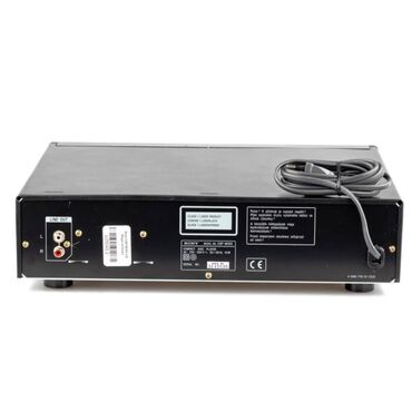 Qulaqcıqlar: Sony CDP M305 CD PLAYER ELA Vəziyyətdə. Qiymət 250 AZN. Ödəniş yalnız