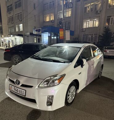 Toyota: Toyota Prius: 2013 г., 1.8 л, Вариатор, Электромобиль, Хэтчбэк