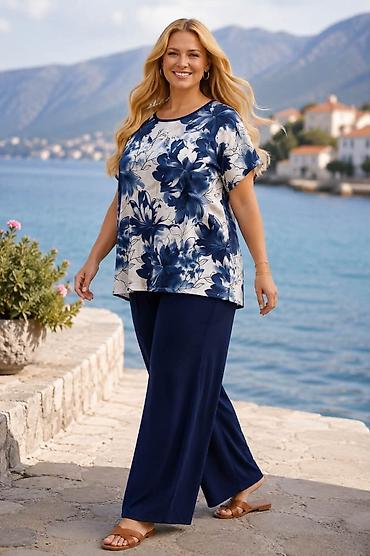 veliko srce: 07. Komplet za punije
2XL 3XL 4XL
Cena : 2.900 dinara H — 3