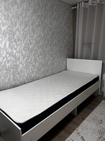Односпальные кровати: Односпальная кровать, Б/у, С матрасом, длина - 230 см — 1