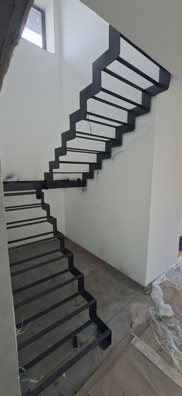 Деревянные лестницы: Деревянная лестница Для дома, Гарантия, Вид дерева: Сосна, Стиль: Классический — 16