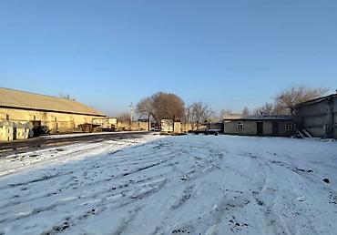 Продажа складов и мастерских: Продам территорию со складскими помещениями, на территории имеются — 10