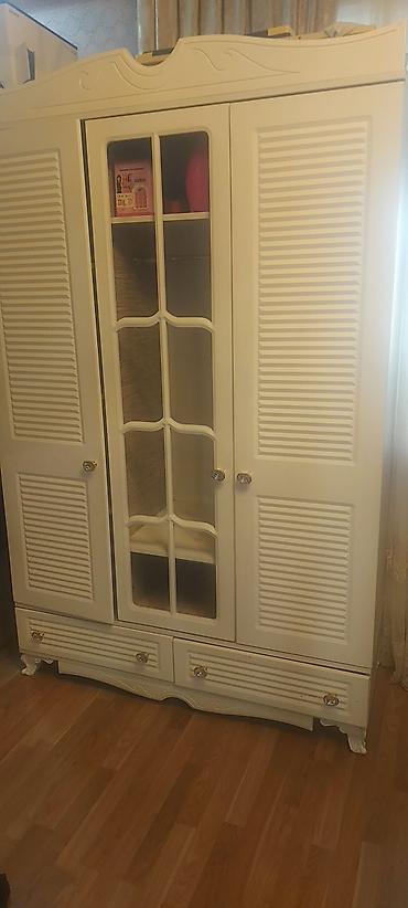 Mebel: İşlənmiş, 3 qapılı, Siyirməli, Ağ, Açılan, Düz dolab — 2