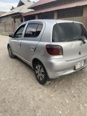 шипованные шины: Toyota Vitz: 2000 г., 1 л, Механика, Бензин, Хэтчбэк