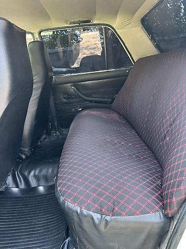 avtomobil az zil 130: VAZ 2107 sedan – klassik ağ rəng, 4 qapı, arxa ötürücülü. Ili 2005 — 10
