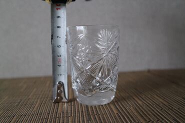 Стаканы: Винтажные хрустальные рюмки/стаканы. 4 рюмки. Высота 7 см, объем 80 — 12