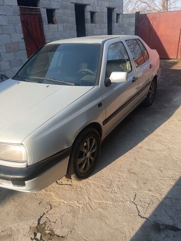 Volkswagen: Volkswagen Vento: 1994 г., 1.8 л, Механика, Бензин, Седан — 14