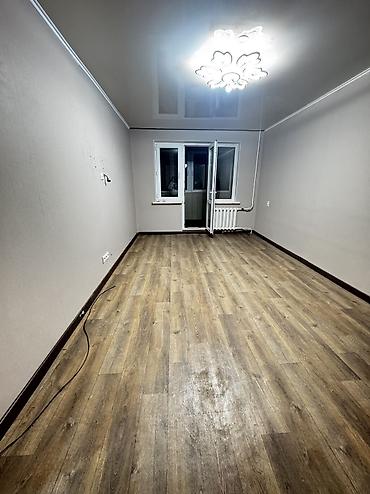 3 комнаты, 58 м², 6 мкр 104 серия, 2 этаж, Старый ремонт