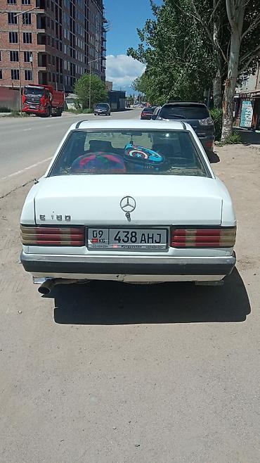 e60 m5: Mercedes-Benz 190: 1986 г., Седан — 3