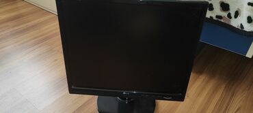Masaüstü kompüterlər və iş stansiyaları: Stolüstü kompüter + monitor dəsti Korpus: E-BOX mid-tower - Ön