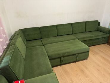 диван угловые: Угловой диван, цвет - Зеленый, Б/у