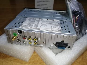 Audio oprema za auto: 12500din 1. Uvlačivi ekran: 7-inčni ekran se može električno iskočiti — 6