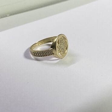 Кольцо желтого золото 585 пробы, вес 2.18 грамм, размер 17, кольцо
