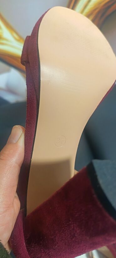 Tuflilər: Eyaqabi her biri 5azn fm. Zara firmasindi erazi bine savxoz — 5