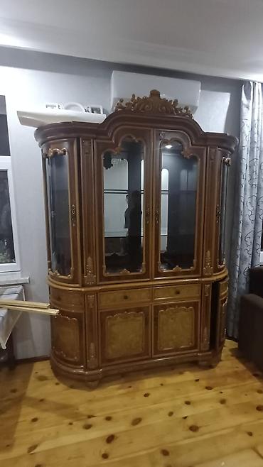 paltar vitrin: Şüşəli dolab vitrini, İşlənmiş — 1