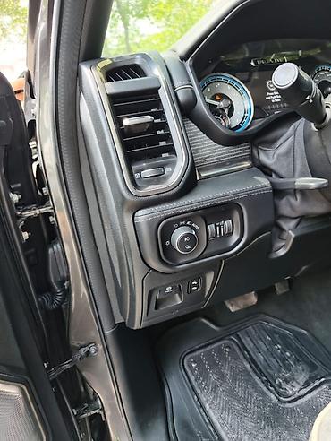 пикап авто: Dodge Ram 1500: 2020 г., 5.7 л, Автомат, Бензин, Пикап — 6