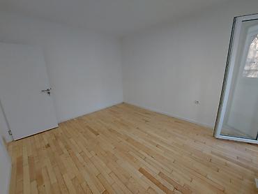 Prodaja stanova: Prodajem dvoiposoban stan 51m2. Stan se sastoji se od dnevnog boravka — 13