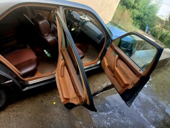 Mercedes-Benz: Mercedes-Benz 220: 2.2 l | 1993 il Sedan — 8