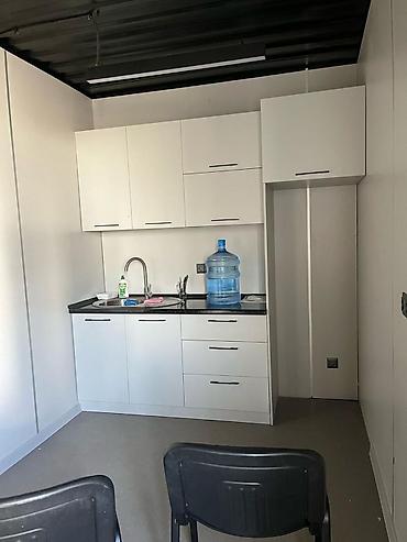 Коммерческая недвижимость: Сдаю Офисный кабинет: 87 м², С ремонтом, С отдельным входом, С отдельным санузлом, С системой безопасности — 3
