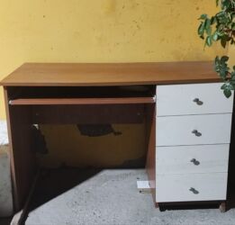 мебель для спальни бу: Kompüter masası, İşlənmiş