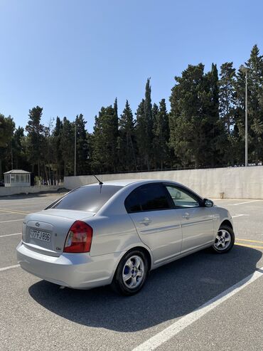 hyundai ölüxana: Hyundai Accent: 1.5 l | 2005 il Sedan