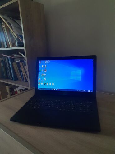 Laptops & Netbooks: 8 GB OZU, 15.6 "