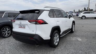 Toyota: Toyota RAV4: 2019 г., 2.5 л, Автомат, Бензин, Кроссовер