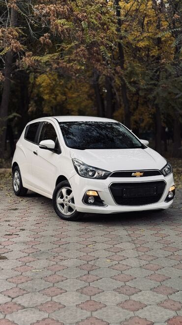 машина на обмен с доплатой: Chevrolet Spark: 2017 г., Бензин
