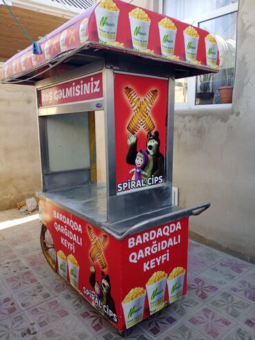 kiosk satici: Park pavilyonu.Çips və qargıdalı hazırlanması üçün.Bütün əşyala ilə