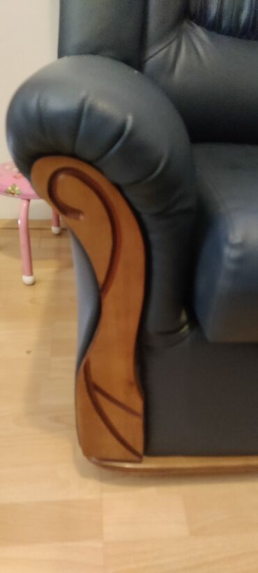 Ostali nameštaj: Na prodaju trosed i dve fotelje, teget boja, trosed je na razvlacenje — 7