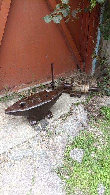 profil demiri: Dəmirçi aləti paketi - Klassik polad örs: iki uclu (bir ucu sivri